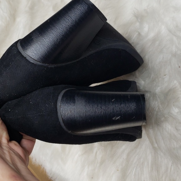 Journee Collection Link Outside Zip Stacked Heel Booties 8.5 - Picture 13 of 13